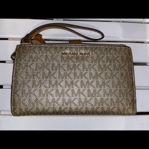 Michael Kors wristlet